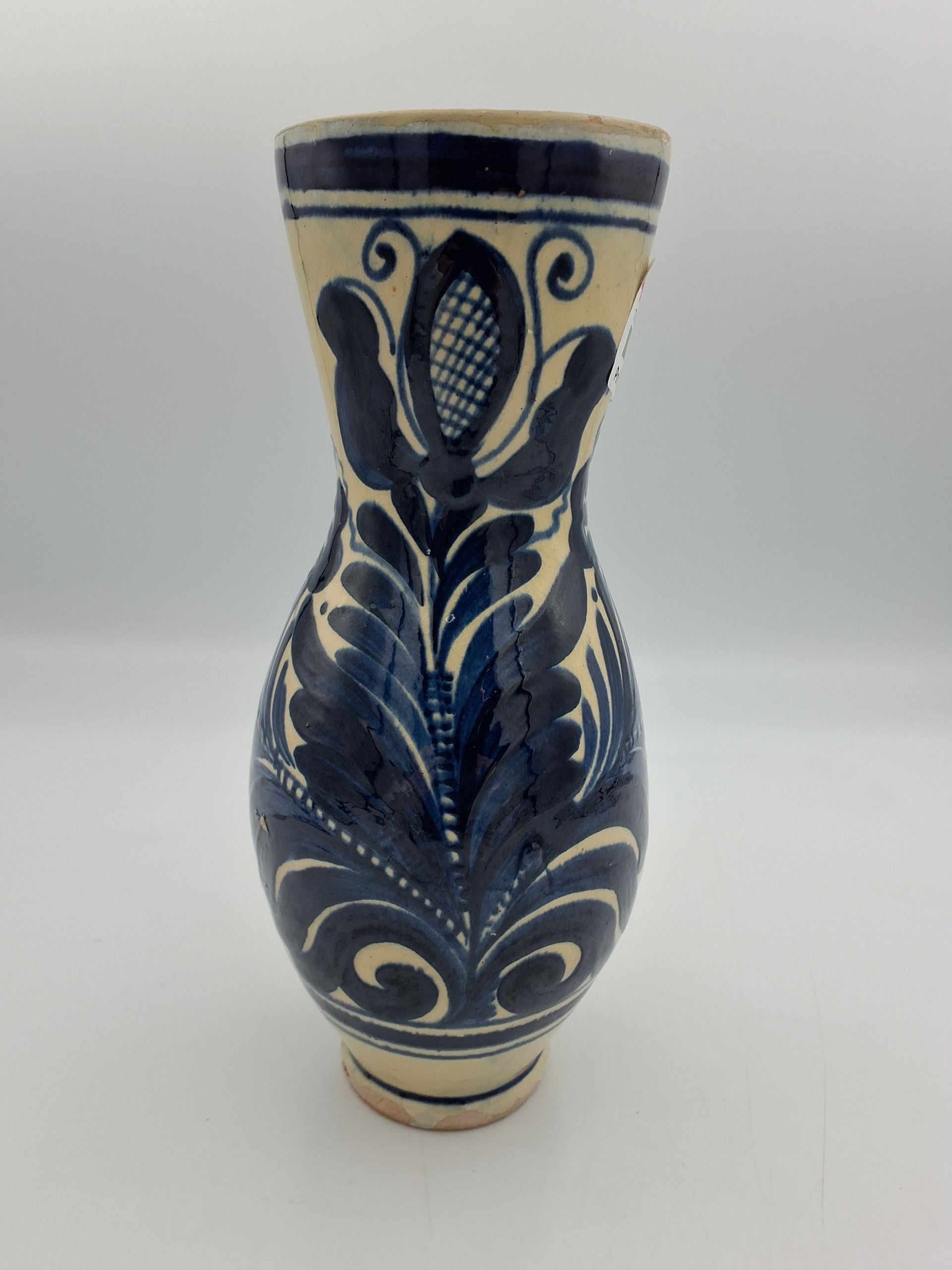 Korund vase med hank. Ungarsk.